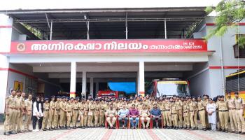 SPC cadets visited the Fire Station at Kunnamkulam